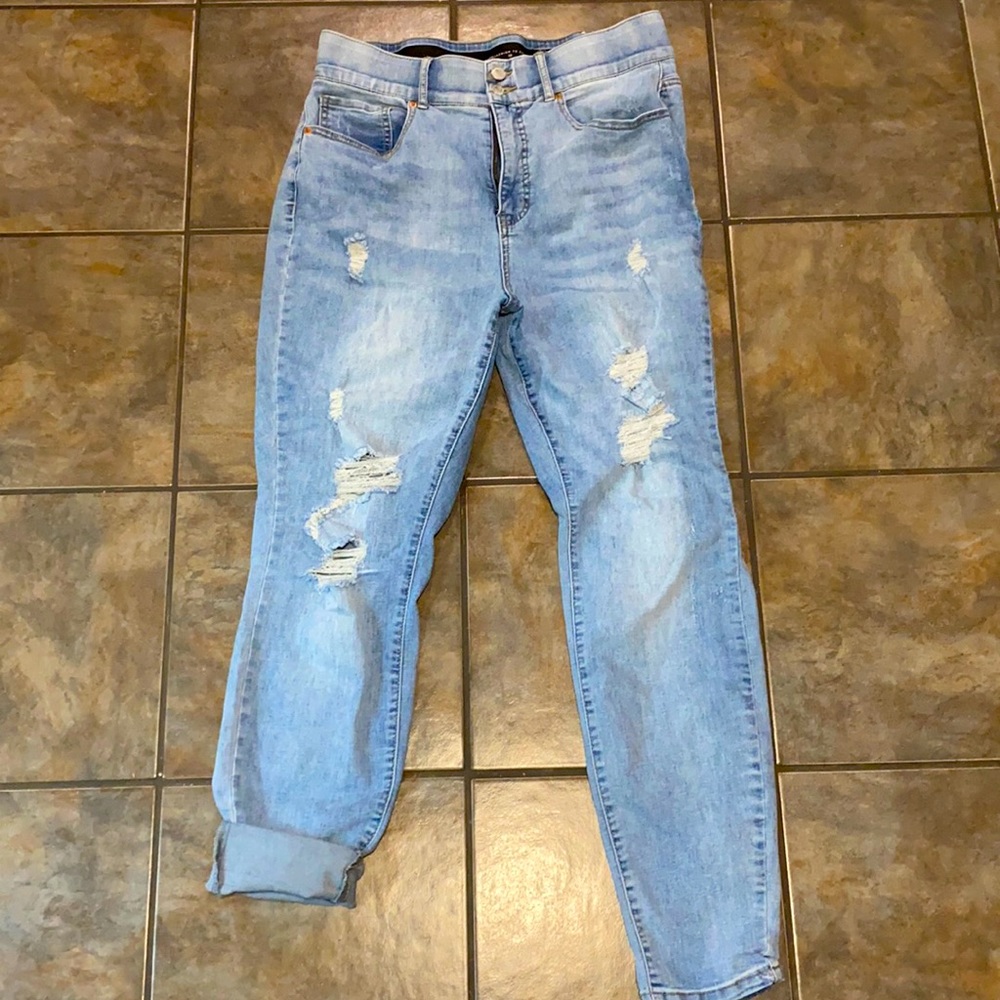 Fashion to Figure distress skinny jeans size 18
